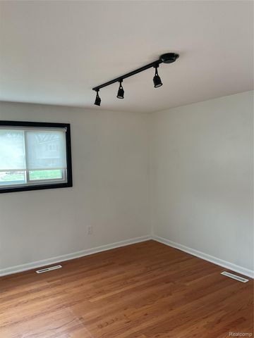 7070 Riverstone Road, West Bloomfield Charter Township, MI 48322