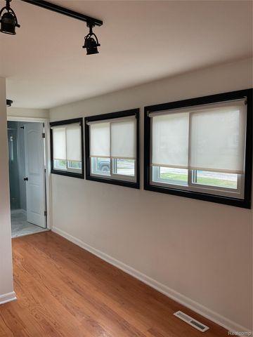 7070 Riverstone Road, West Bloomfield Charter Township, MI 48322