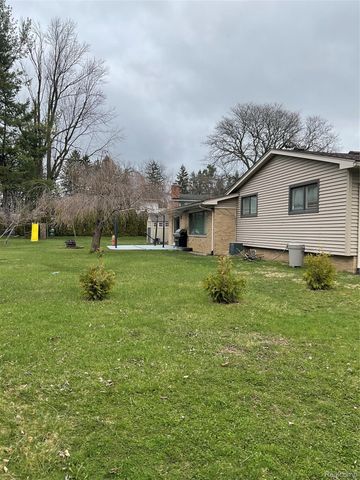 7070 Riverstone Road, West Bloomfield Charter Township, MI 48322