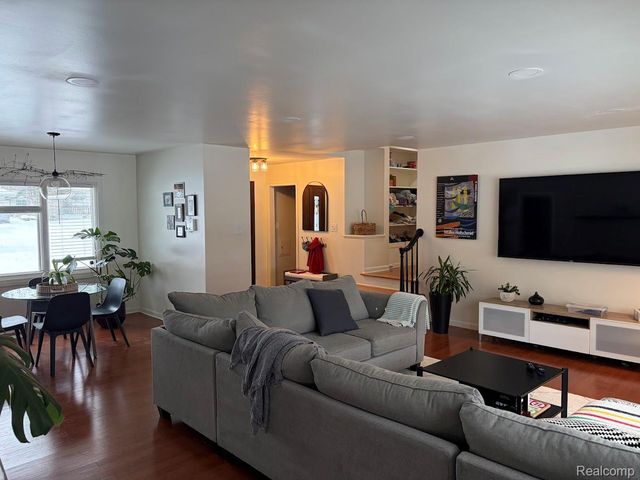 7070 Riverstone Road, West Bloomfield Charter Township, MI 48322