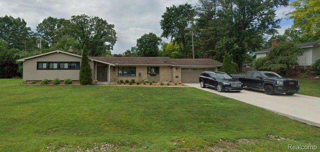 7070 Riverstone Road, West Bloomfield Charter Township, MI 48322