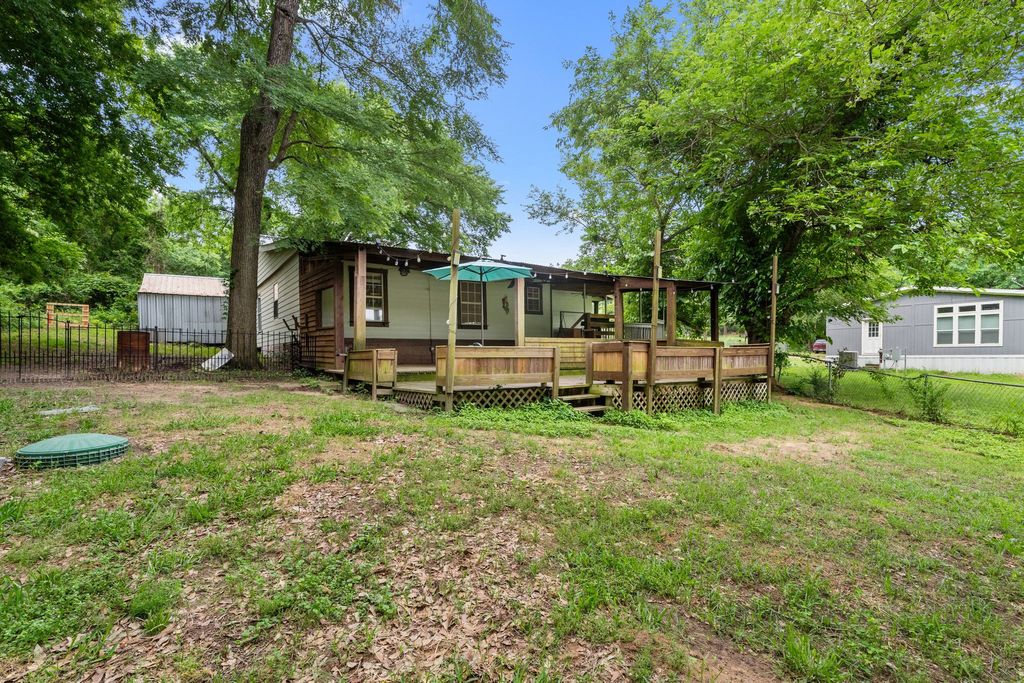 Image 35 of property listing at 118 Lynn Creek, Mabank, TX 75156