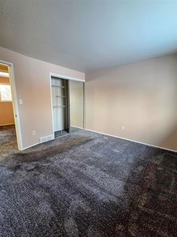 15700 Oakbrook Street, Romulus, MI 48174