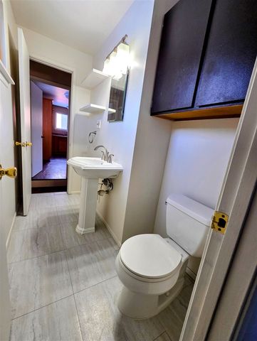 15700 Oakbrook Street, Romulus, MI 48174