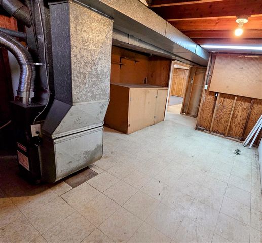 15700 Oakbrook Street, Romulus, MI 48174