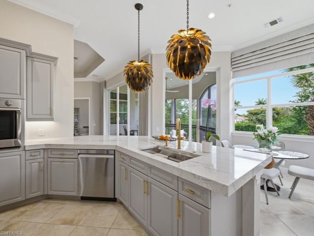 28511 Calabria CT 202, Naples, FL 34110