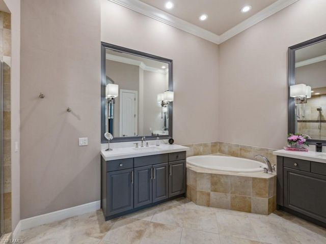 28511 Calabria CT 202, Naples, FL 34110