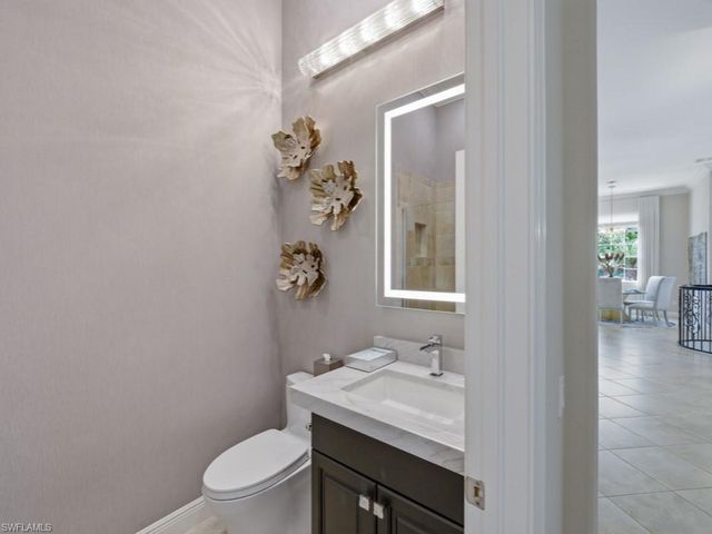 28511 Calabria CT 202, Naples, FL 34110