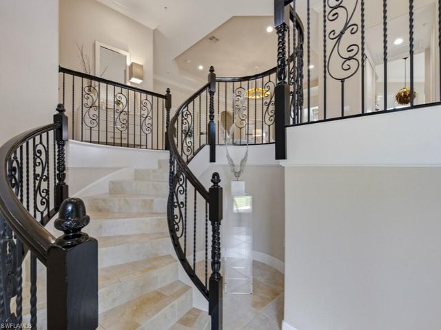 28511 Calabria CT 202, Naples, FL 34110