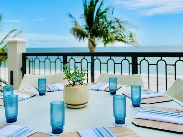 28511 Calabria CT 202, Naples, FL 34110