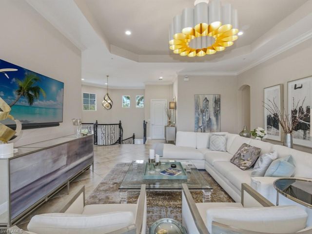 28511 Calabria CT 202, Naples, FL 34110