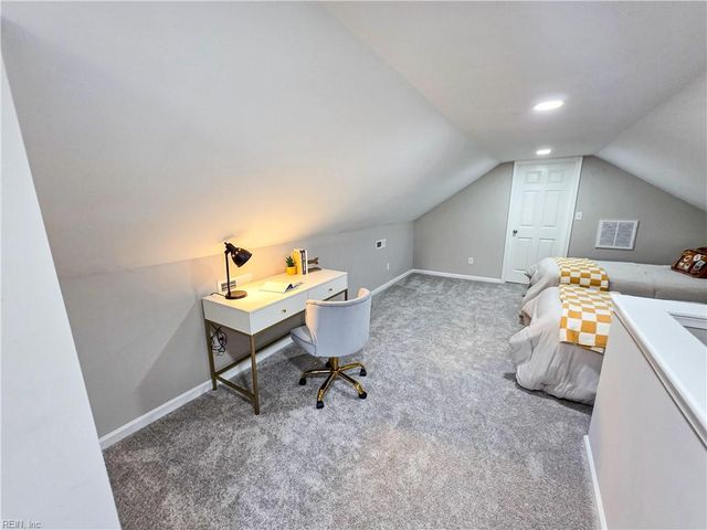 450 Kemp LN, Chesapeake, VA 23325