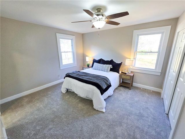 450 Kemp LN, Chesapeake, VA 23325