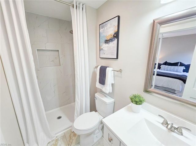 450 Kemp LN, Chesapeake, VA 23325