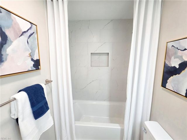 450 Kemp LN, Chesapeake, VA 23325