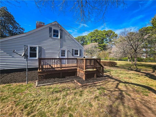 450 Kemp LN, Chesapeake, VA 23325