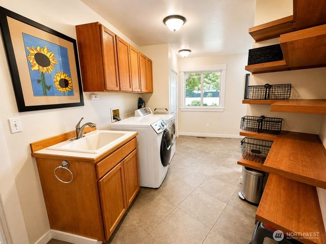 2217 Nut Tree Loop SE, Olympia, WA 98501