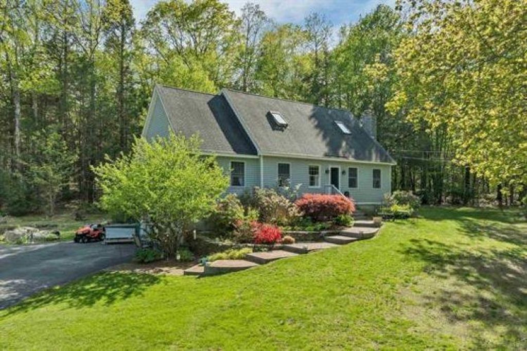 93 Birch Road, Chester, NH 03036