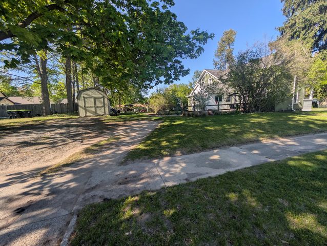 301 N Smith Street, Greenville, MI 48838