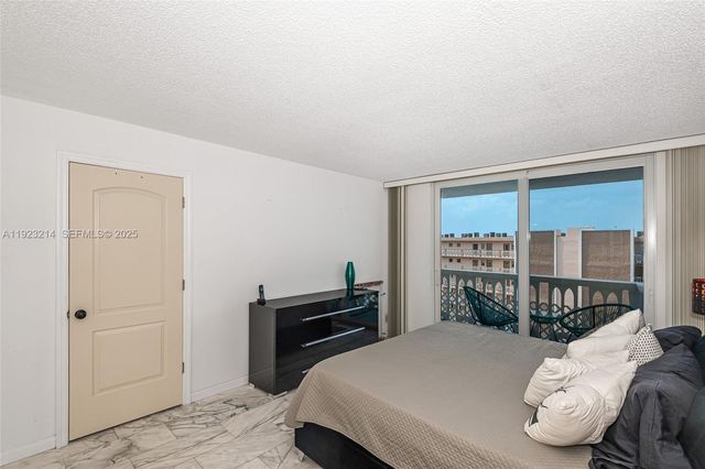 401 NE 14th Ave 705, Hallandale Beach, FL 33009