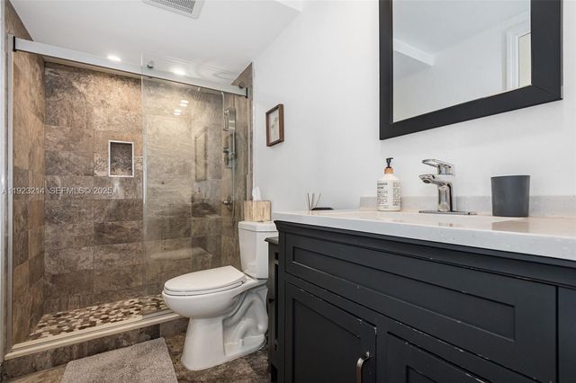 401 NE 14th Ave 705, Hallandale Beach, FL 33009