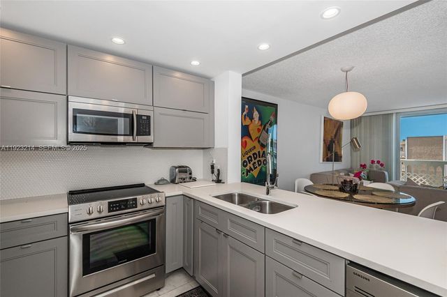 401 NE 14th Ave 705, Hallandale Beach, FL 33009