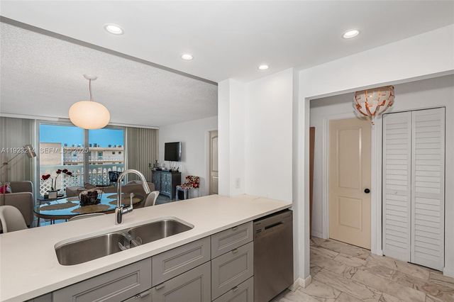 401 NE 14th Ave 705, Hallandale Beach, FL 33009