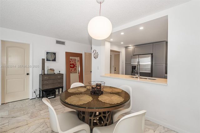 401 NE 14th Ave 705, Hallandale Beach, FL 33009