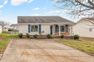 90 Grassmire Dr, Clarksville, TN 37042
