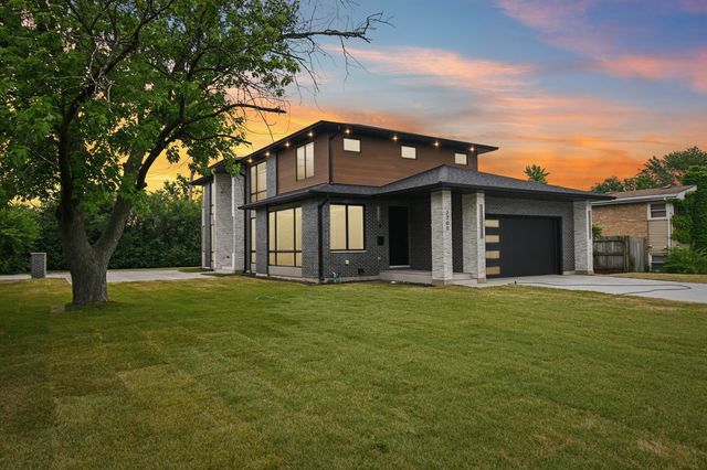 2700 Fontana Drive, Glenview, IL 60025