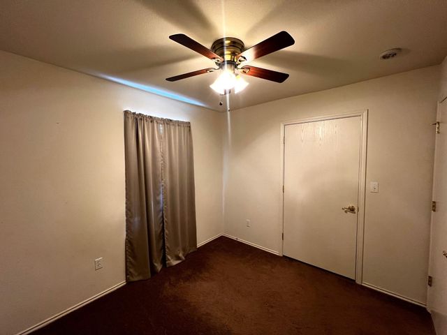 833 E Camp ST, La Grange, TX 78945