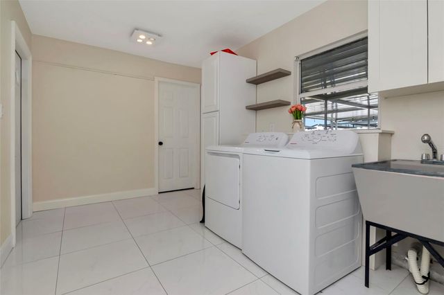 1717 W SAINT ISABEL STREET, Tampa, FL 33607