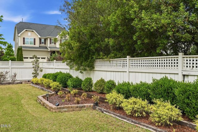100 Climbing Tree Trail, Holly Springs, NC 27540