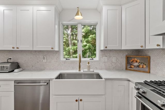 22 Briarwood Drive, Westford, MA 01886