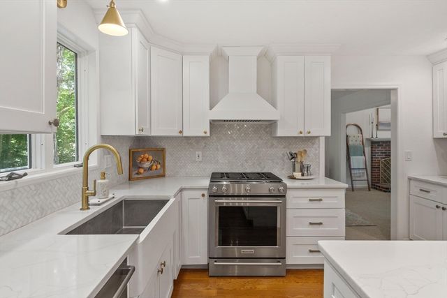 22 Briarwood Drive, Westford, MA 01886