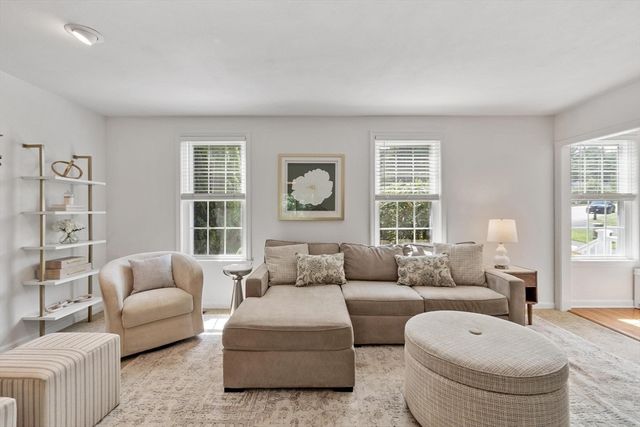 22 Briarwood Drive, Westford, MA 01886