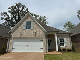 308 Flower Garden Drive Drive, Southaven, MS 38671