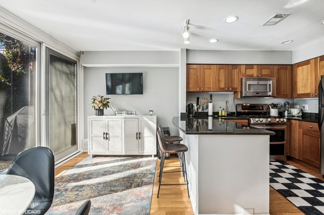 2146 N LINCOLN Avenue A2, Chicago, IL 60614