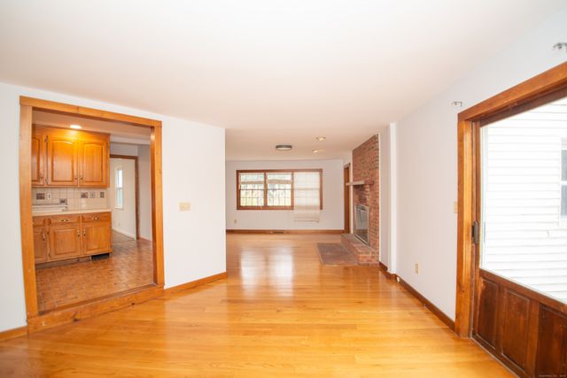 38 Wayland Road, Milford, CT 06460