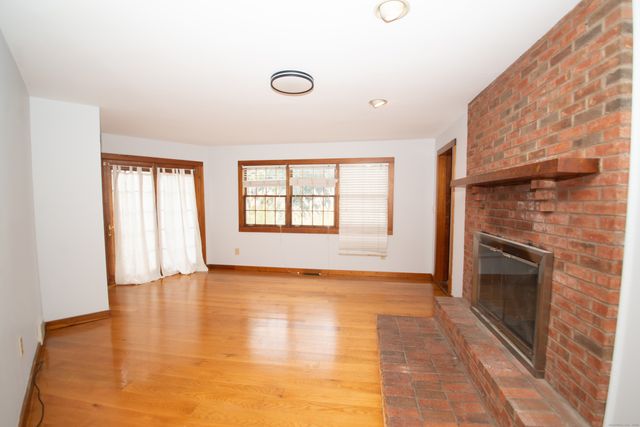 38 Wayland Road, Milford, CT 06460