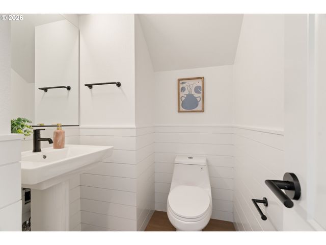 8454 N SEWARD Ave, Portland, OR 97217