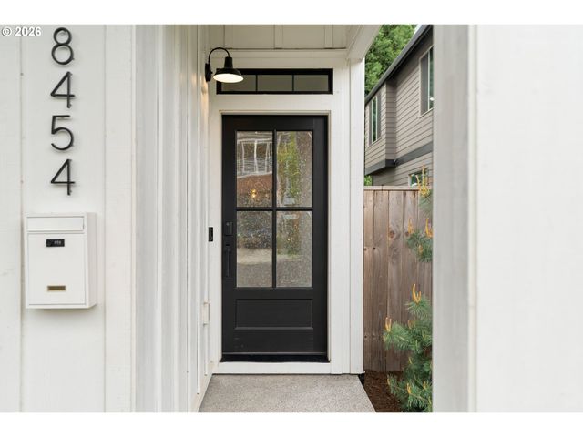 8454 N SEWARD Ave, Portland, OR 97217