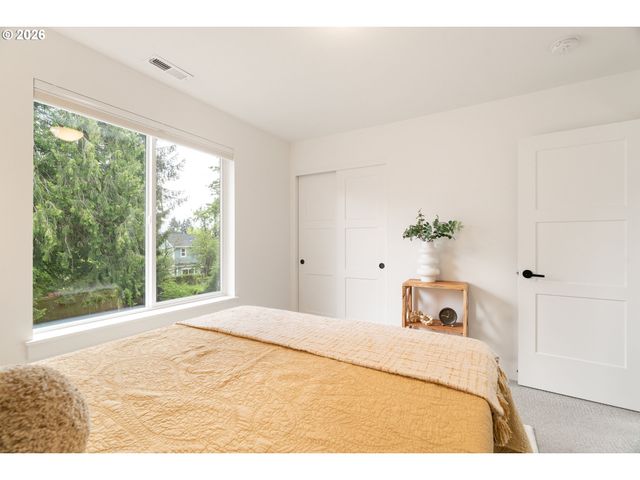 8454 N SEWARD Ave, Portland, OR 97217