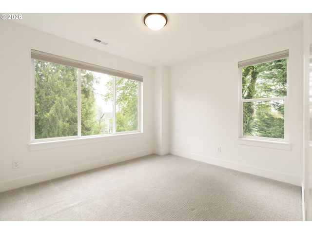 8454 N SEWARD Ave, Portland, OR 97217