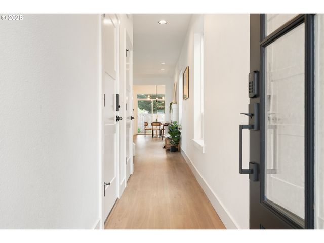 8454 N SEWARD Ave, Portland, OR 97217