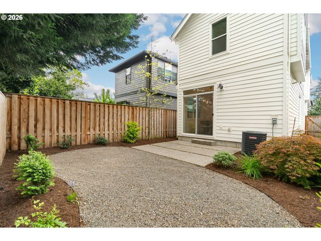 8454 N SEWARD Ave, Portland, OR 97217