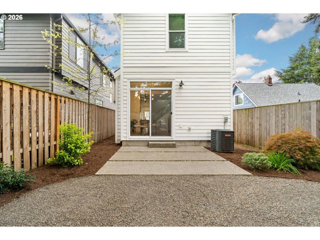 8454 N SEWARD Ave, Portland, OR 97217