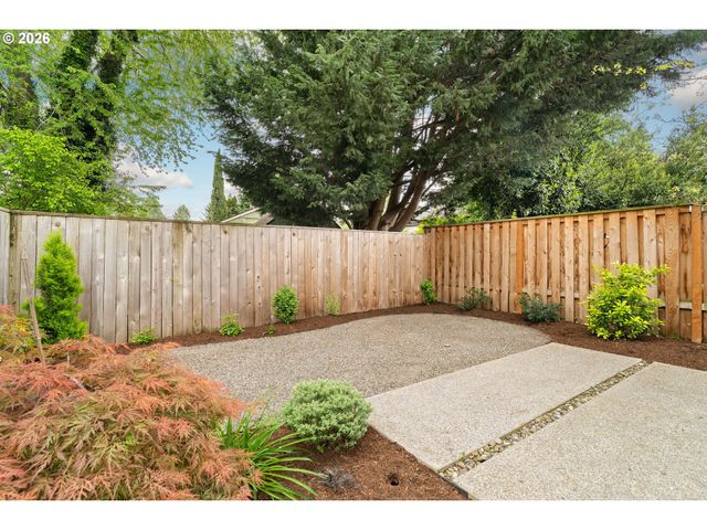 8454 N SEWARD Ave, Portland, OR 97217