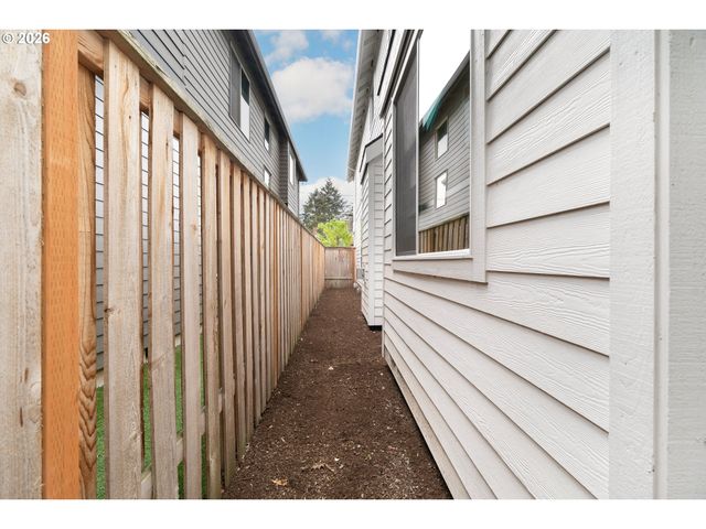 8454 N SEWARD Ave, Portland, OR 97217