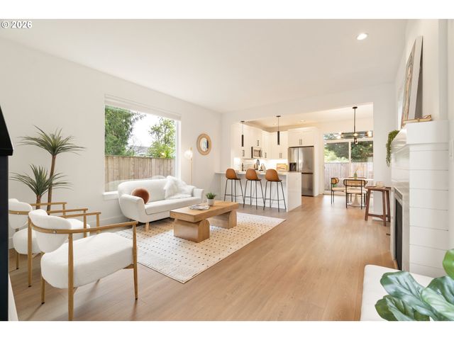 8454 N SEWARD Ave, Portland, OR 97217